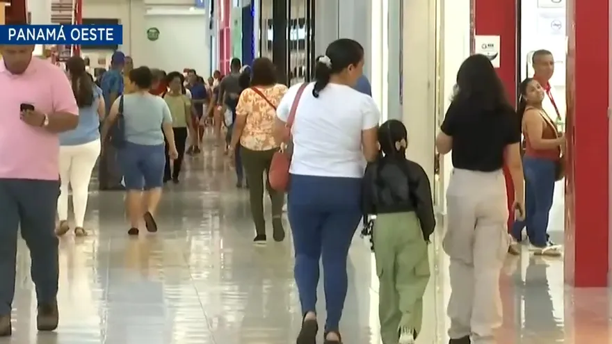 Centros comerciales en Panamá Oeste reciben cientos de compradores