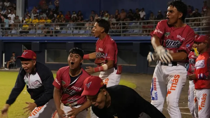 Jugadores del equipo de béisbol juvenil de Veraguas
