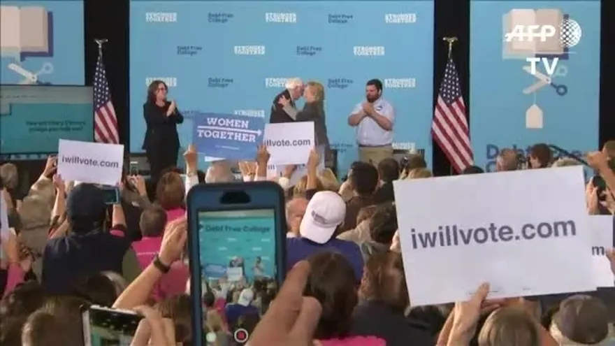 Clinton se reúne con Sanders y Trump pide ignorar a la demócrata