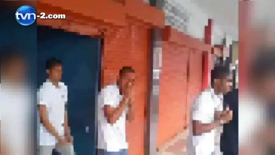 Padres de institutores detenidos piden justicia para sus hijos