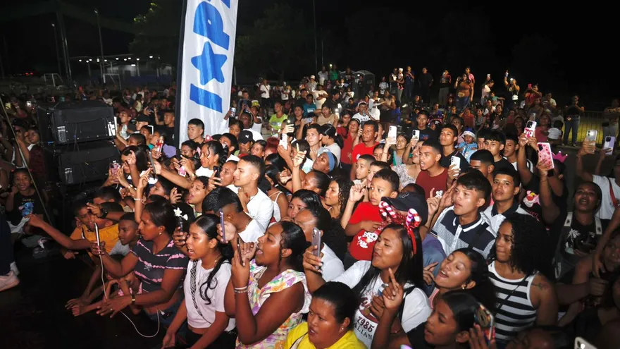 Más de 5 mil personas disfrutan del inicio del Festival Internacional Navideño en Chilibre.