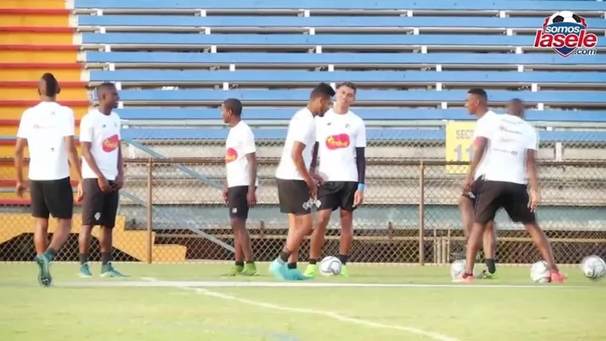 Roberto Chen se integra a los entrenamientos de la Sele