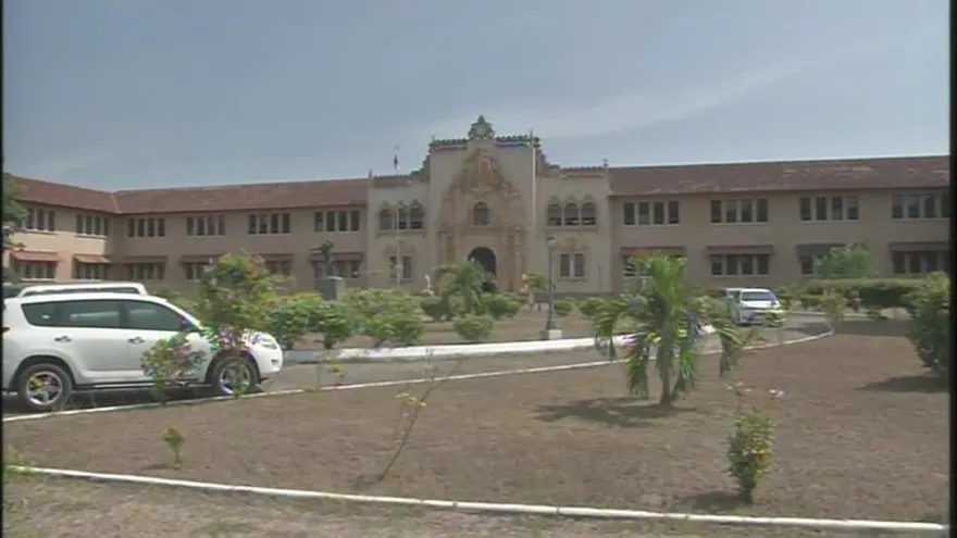 Investigan afectaciones estomacales en estudiantes de la Normal de Santiago