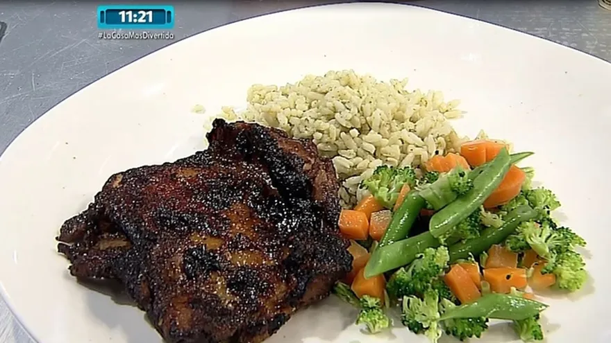 Muslo Encuentro marinado en salda BBQ y especias