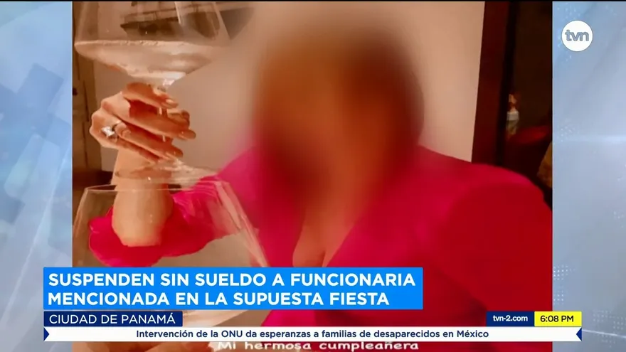 Suspenden a funcionaria de Aduanas mencionada en supuesta fiesta