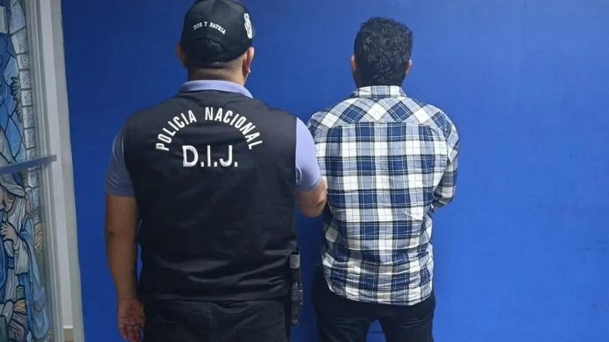 Aprehenden a funcionario por peculado