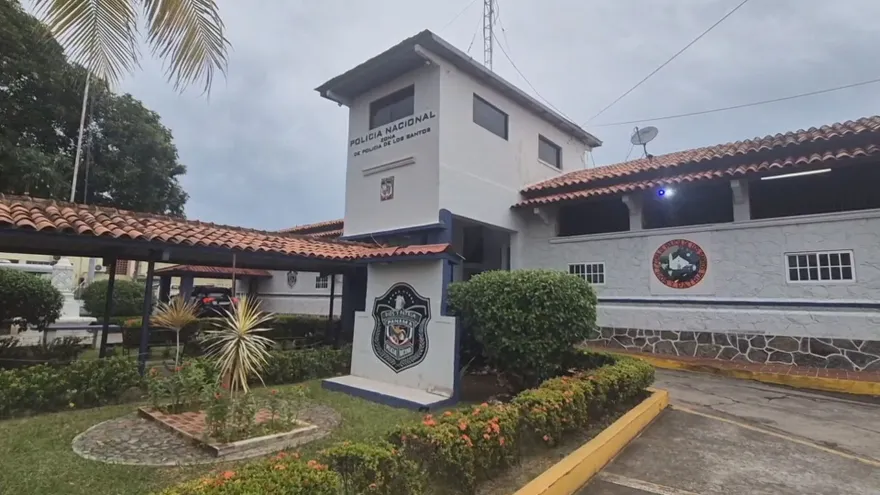 Aprehenden a mujer vincula con caso de maltrato infantil