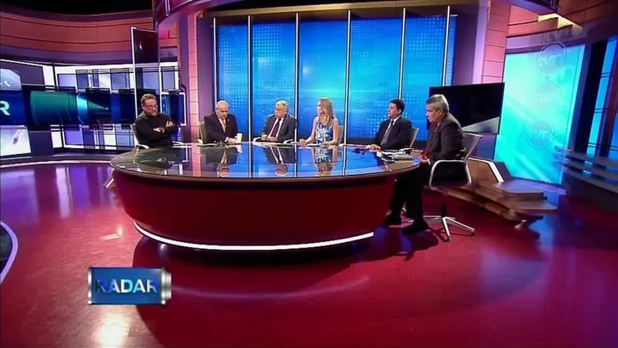 Bloque 5: Cuestionan viaje a Polonia de Varela