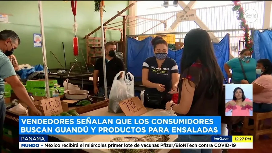 Ciudadanos se abastecen en Merca Panamá de alimentos para la cuarentena