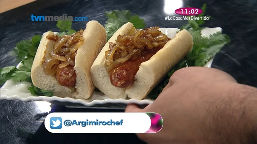 Receta - Choripan con cebollas caramelizadas
