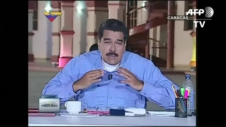 Maduro pide renuncia a su gabinete