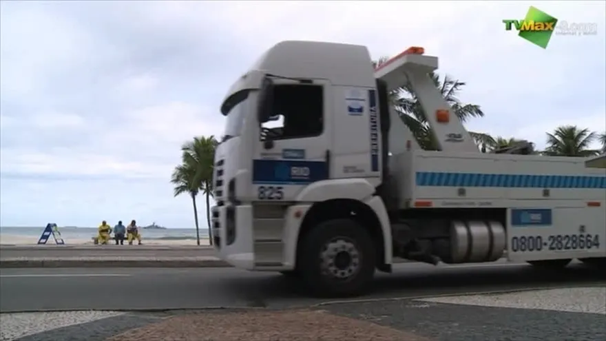 Mundial desalojan caravanas de Copacabana
