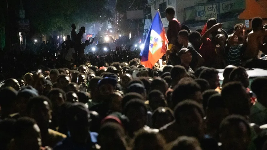 La afición de Haití salió a las calles a celebrar su pase al Mundial 2026