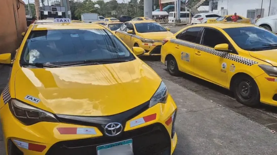 Taxistas de Arraiján reportan caída de ganancias por aumento en el precio del combustible
