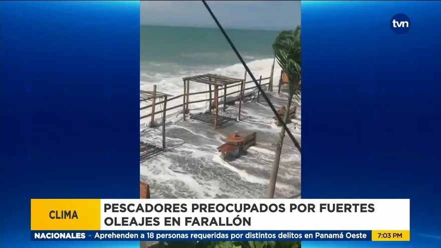 Oleaje en playa Farallón