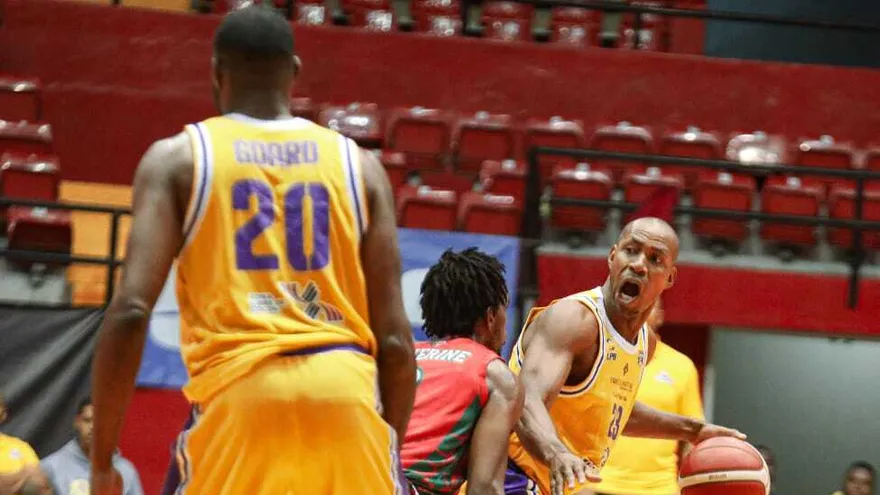 Correcaminos consolidan su liderato en la LPB