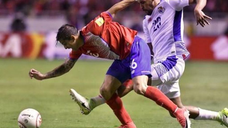 Aníbal Godoy se multiplicó en la labor de marca.