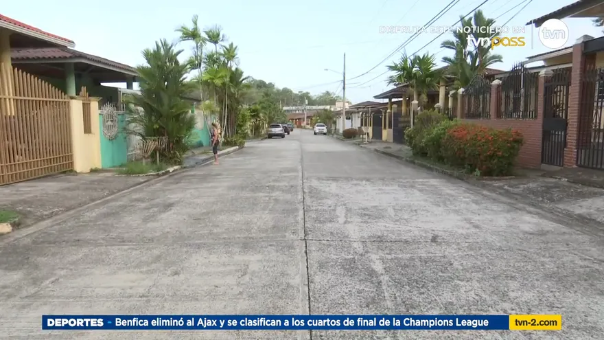 El colapso de aguas pluviales que amenaza con socavar los hogares de familias en Villas de Carrizal