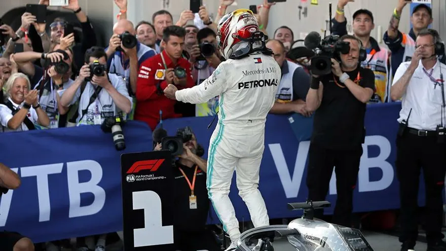 Lewis Hamilton (Mercedes) se lleva la victoria en el GP de Rusia