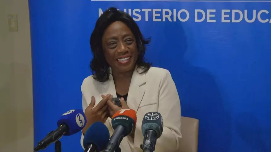 Lucy Molinar, ministra de Educación.