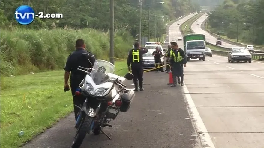 Hallan cadáver de mujer en vía Centenario