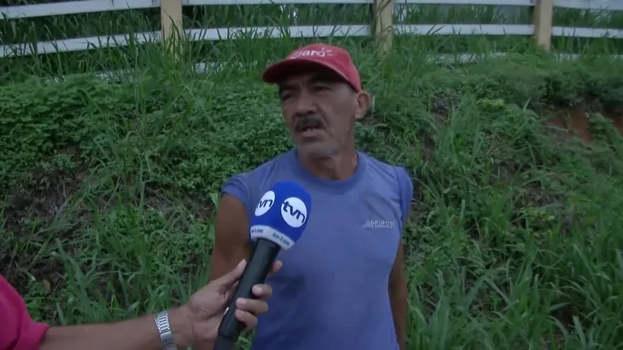 Camión cargado de arroz se volcó en Loma Campana, Capira