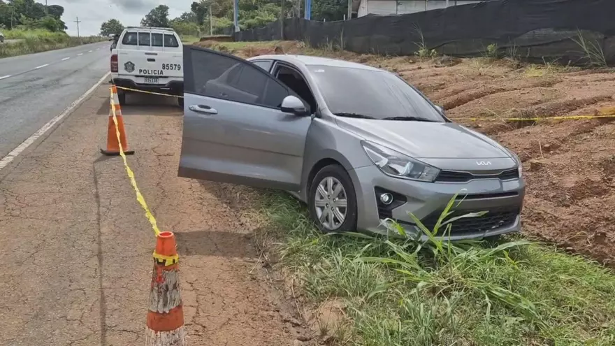 Auto recuperado tras el robo de un comercio en Capira
