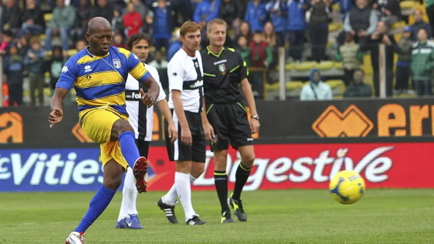 El colombiano Faustino Asprilla mostró que siguen en buena forma.