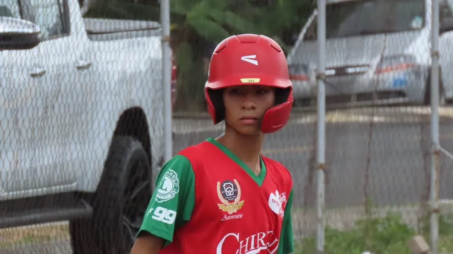 Pelotero del equipo de béisbol infantil de Chiriquí