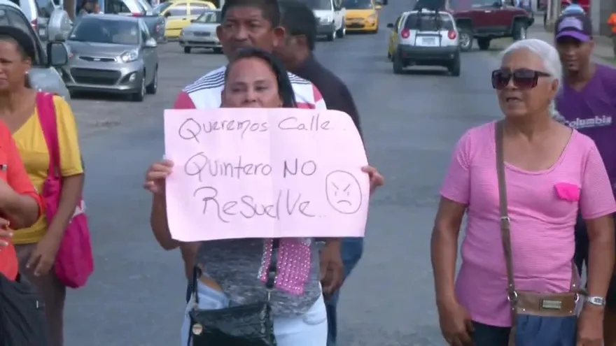 Comunidad en Arraiján protestan por mal estado de las calles