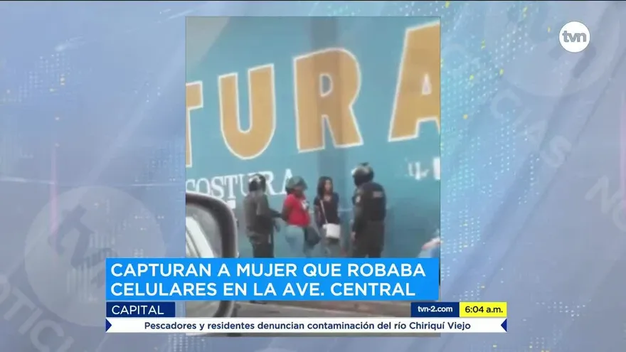 Capturan a mujer que robaba celulares