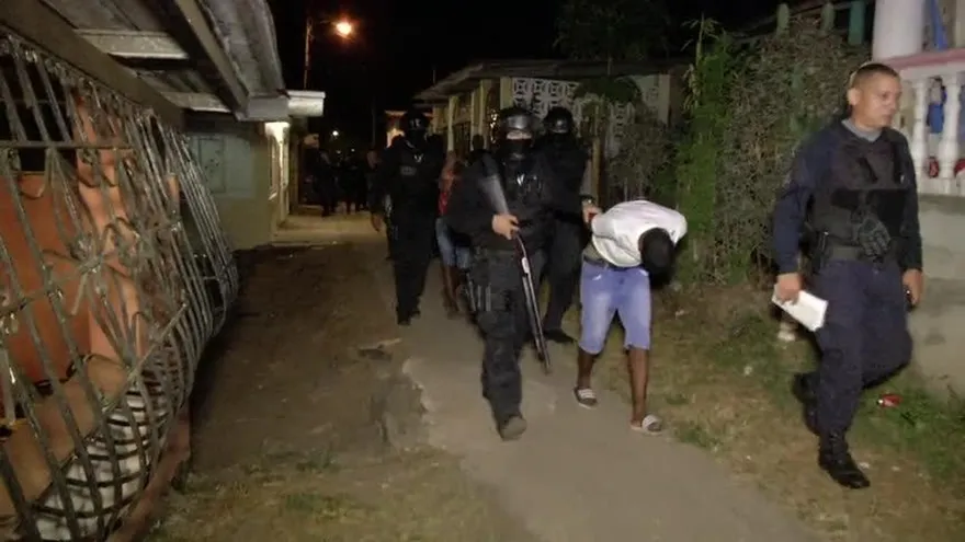 Detienen a 6 pandilleros