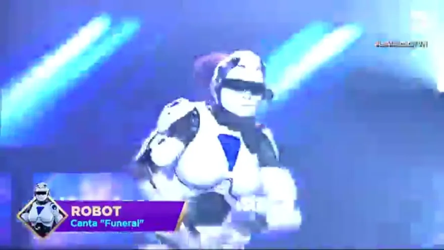 Robot presentación segundo show "La Máscara"