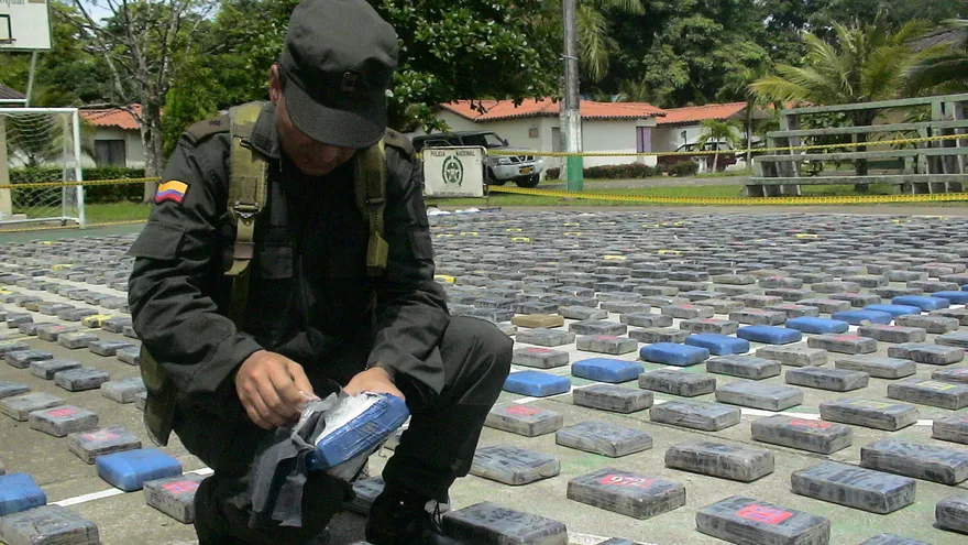 Las redes del narcotráfico y del crimen organizado en Colombia que se han consolidado tras la firma del acuerdo de paz entre las FARC y el Gobierno en noviembre de 2016 prefieren la "invisibilidad a la violencia", concluye un informe del centro de investigación del crimen organizado InSight Crime.