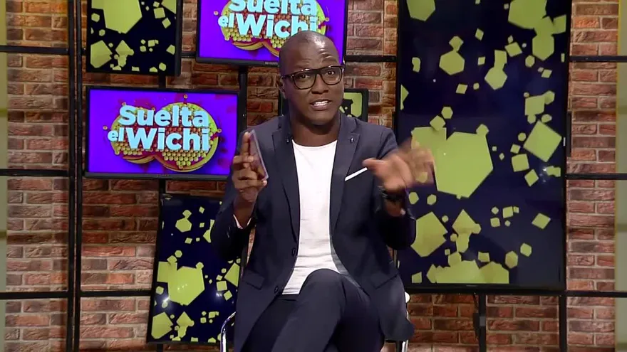 Especial de medio año - María Laura Cárdenas come moco