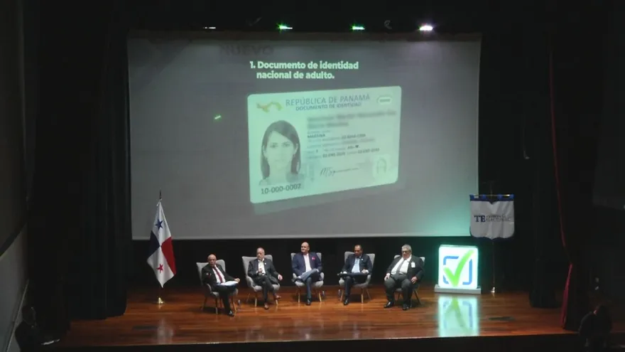 Presentan nuevas cédulas de identidad personas