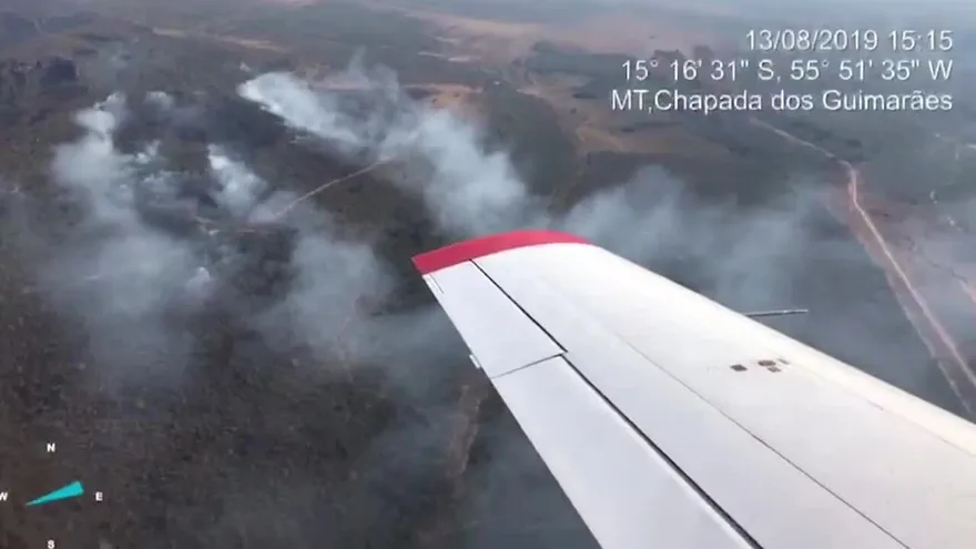 Bolsonaro insinúa que las ONG podrían haber provocado incendios en la Amazonía