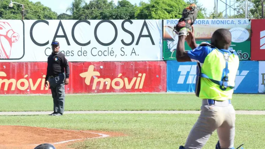 Acción del partido entre Chiriquí Occidente y Colón