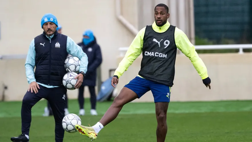 Michael Amir Murillo en los entrenamientos del Olympique Marsella