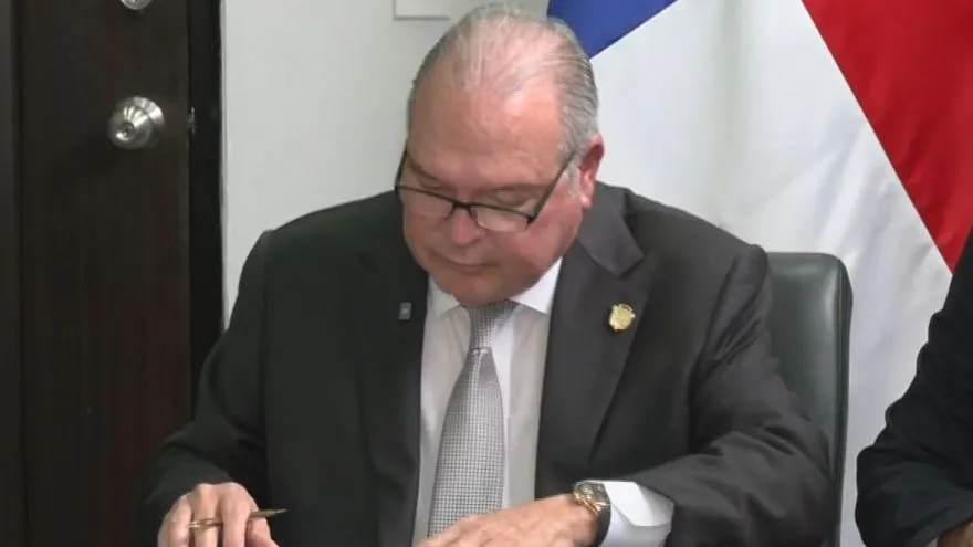 Ministro del MOP, José Luis Andrade.