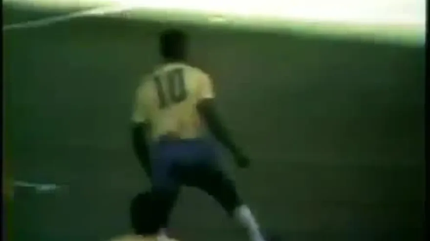 ‘El Rey’ Pele celebra hoy sus 75 años, mira 20 de sus mil goles