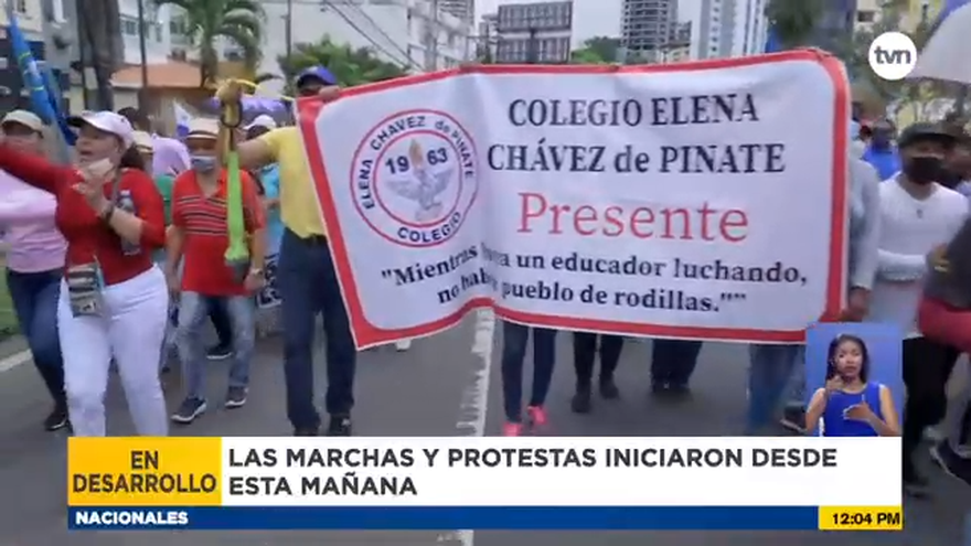 Gremios docentes marchan hacia la Plaza 5 de Mayo