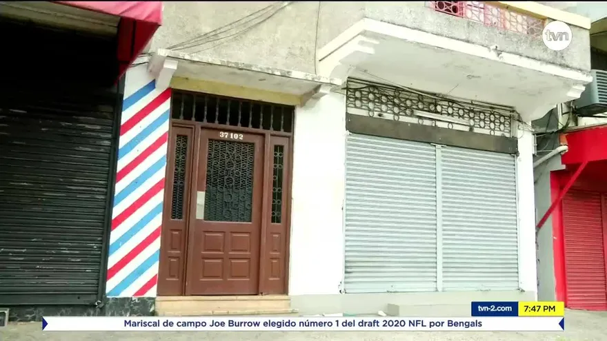 Los portones de las lavanderías  siguen cerrados y con candados