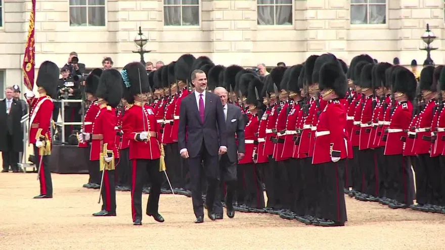 Felipe VI pide en Parlamento británico diálogo por Gibraltar