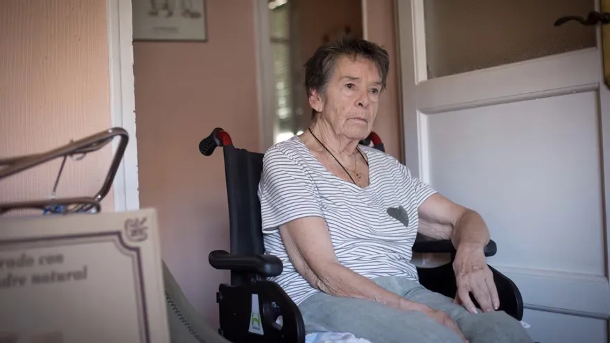 MariCarmen espera en su casa de Madrid, el desenlace del desahucio