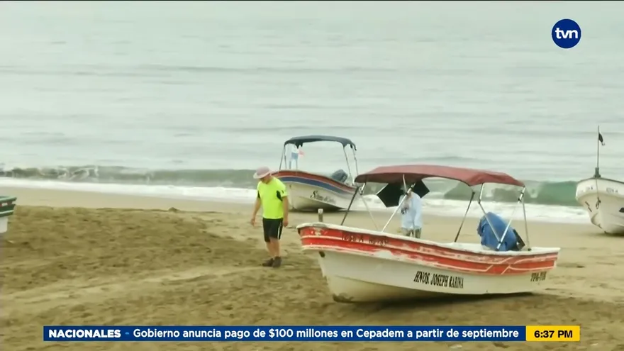 Dueños de lanchas se preparan para recibir turistas en Pedasí
