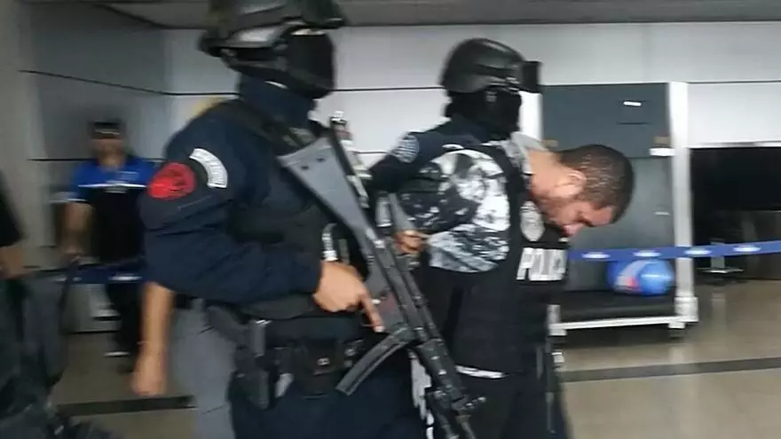 Llegada del narcotraficante Germán Eliércer Chanis, alias "Fakir", a Panamá este domingo 14 de enero de 2018.