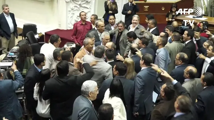 Legislativo venezolano rechaza decreto de excepción de Maduro