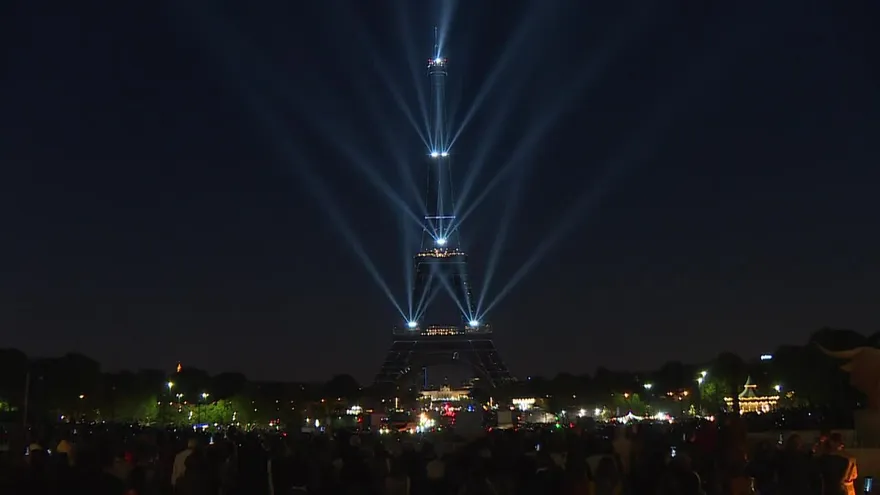 Así celebró la Torre Eiffel sus 130 años