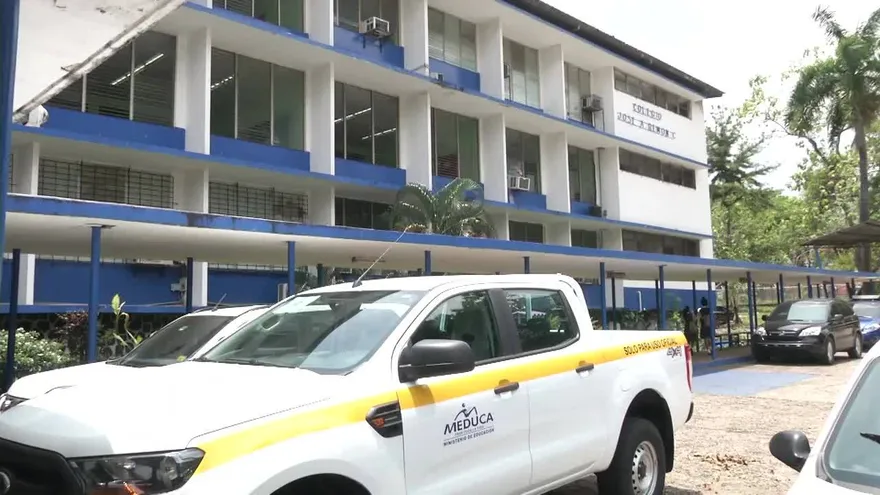 Educadores suspenden paro en colegio José Antonio Remón Cantera